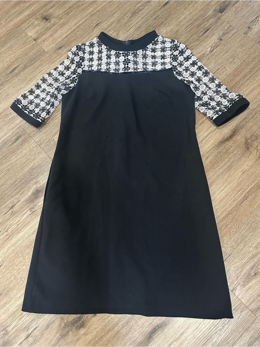 julia jordan Black Dress with White Lace Detail